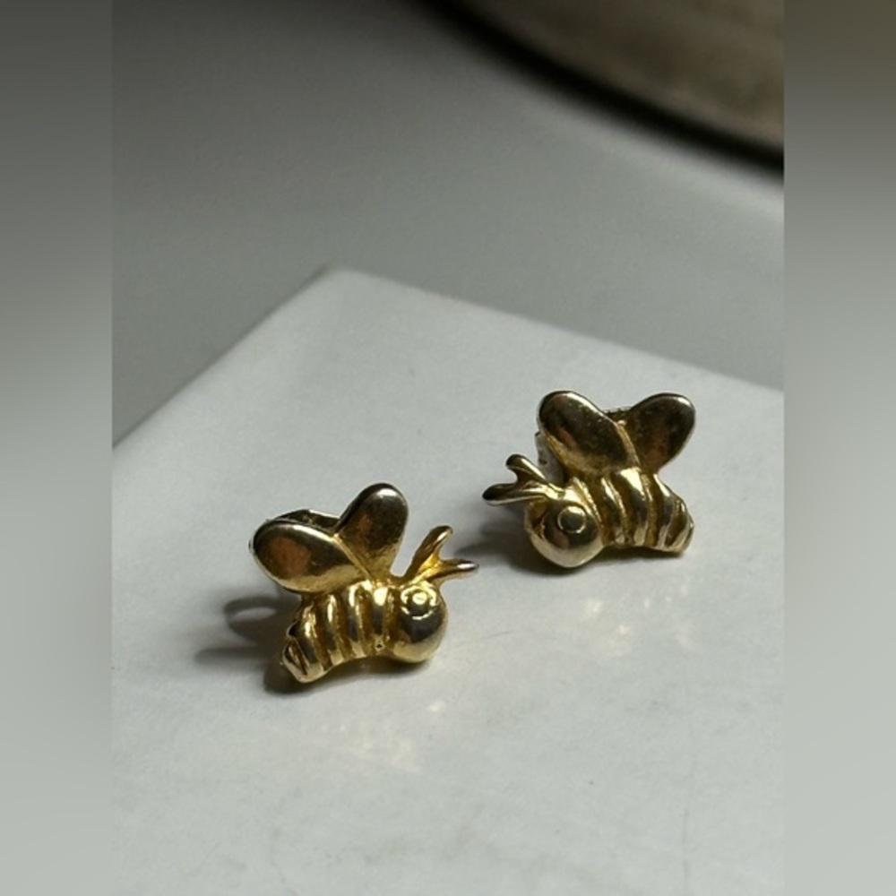DISNEY Signed Vintage Bee 🐝 Gold Stud Earrings | Cute Bumblebee Pierced GUC